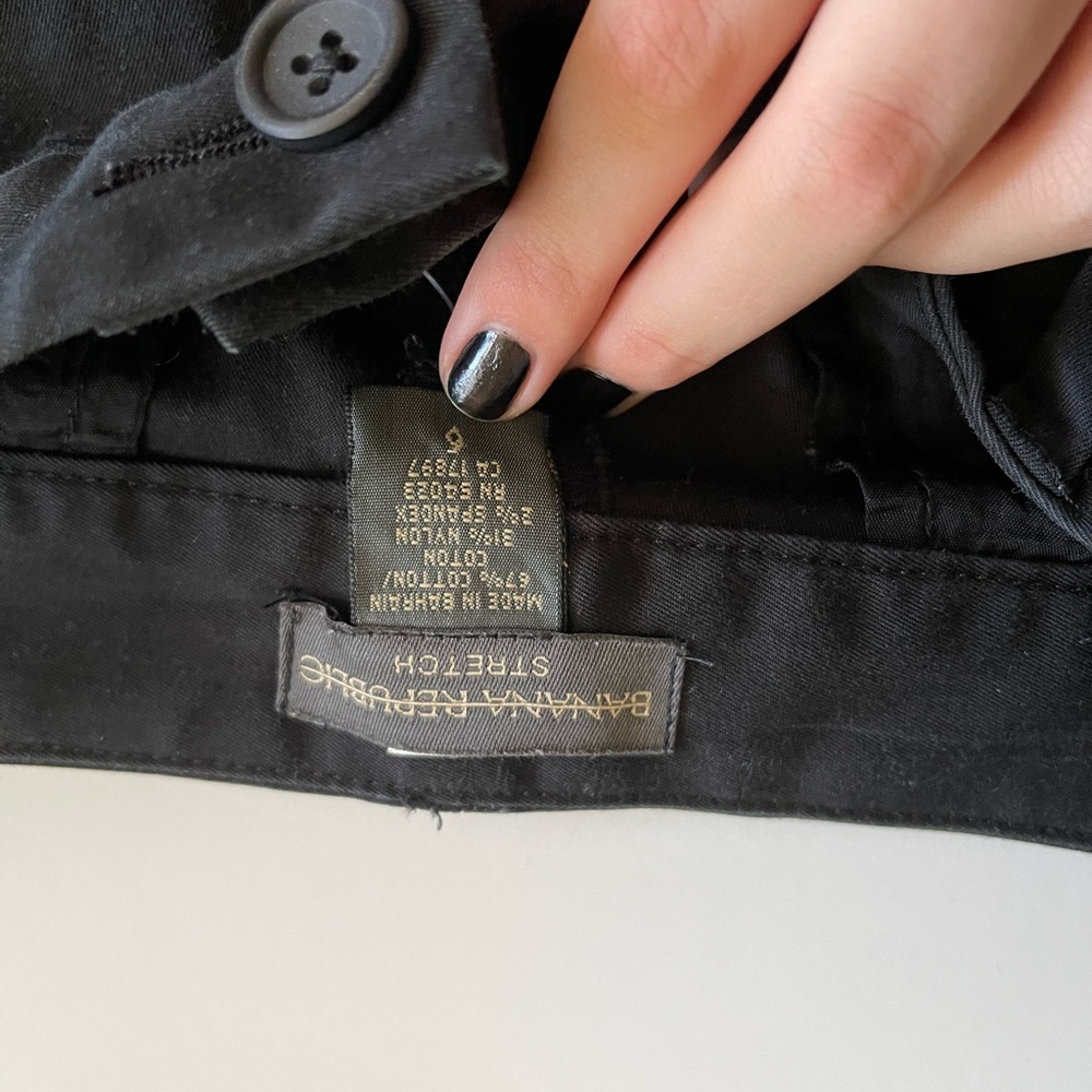 Black capris